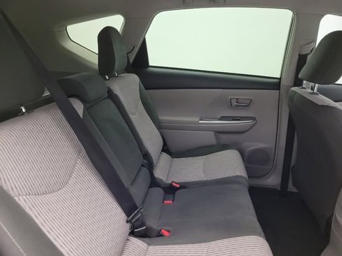 Used 2015 Toyota Prius V Four image 19