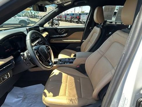 Used 2023 Lincoln Corsair Reserve w/ Equipment Group 201A AWD/4WD image 17