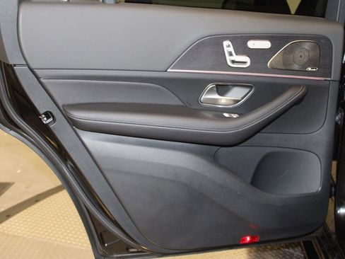 Certified 2025 Mercedes-Benz GLS 450 4MATIC image 40