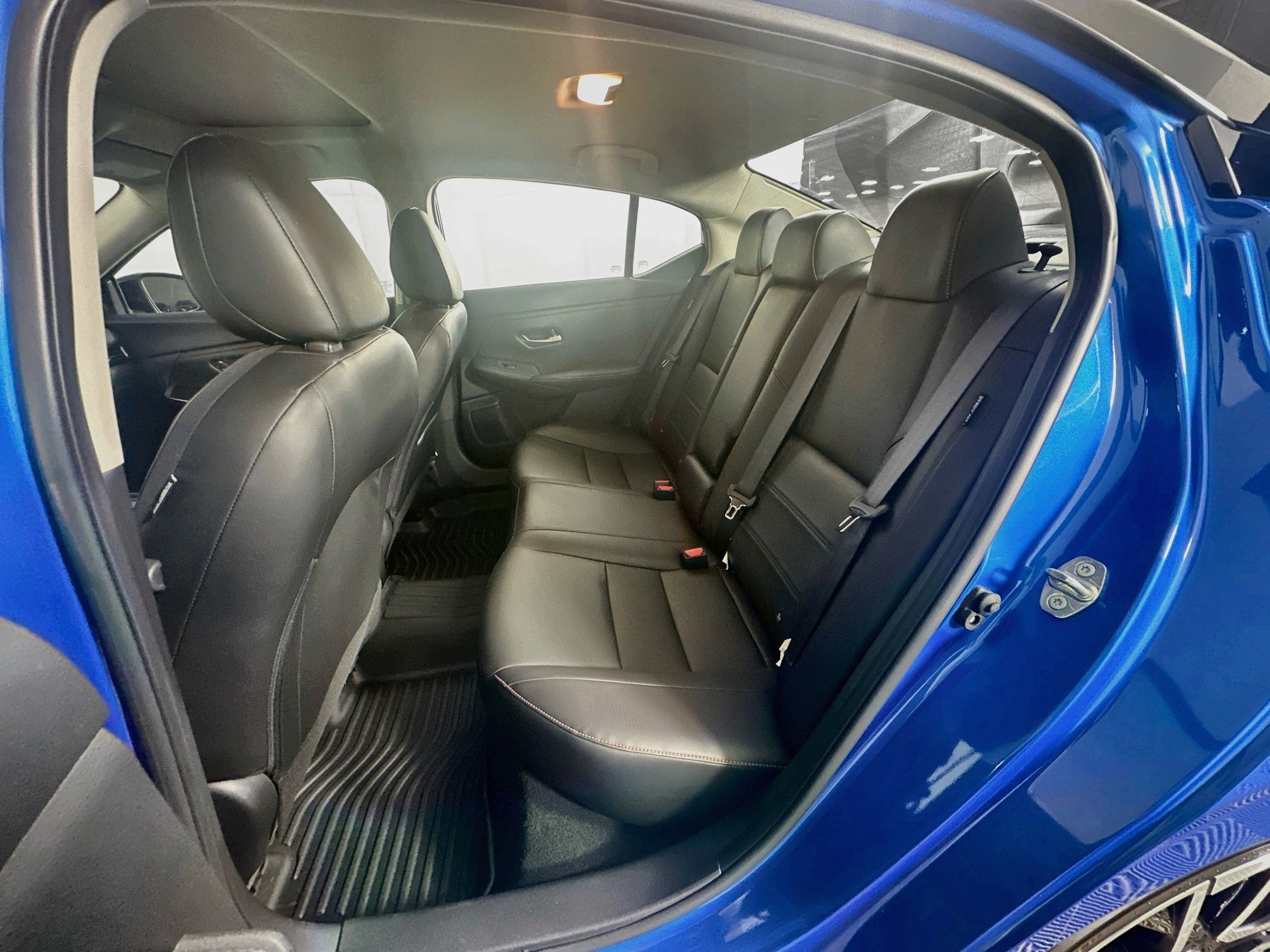 Used 2025 Nissan Sentra SR w/ SR Premium Package FWD image 27