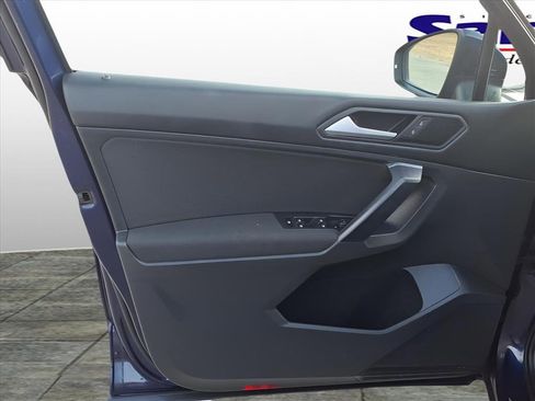 Used 2021 Volkswagen Tiguan S image 11