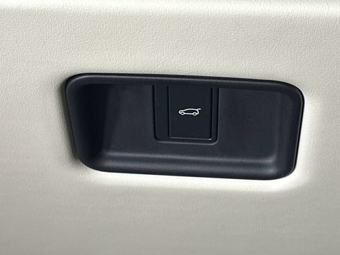 Used 2023 Land Rover Range Rover SE AWD/4WD image 33