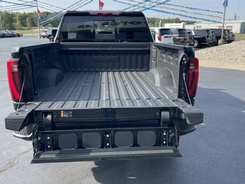 Used 2025 GMC Sierra 2500 Denali w/ Denali Reserve Package image 7
