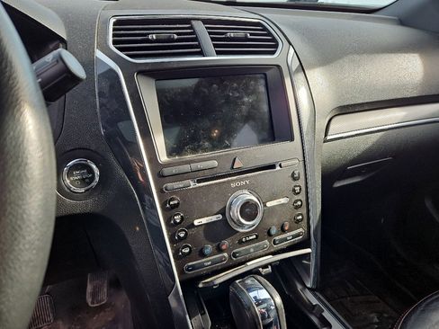 Used 2018 Ford Explorer Sport image 13