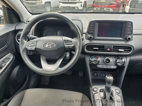Used 2019 Hyundai Kona SE image 16