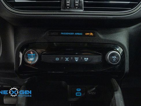 Used 2023 Ford Escape SE image 19