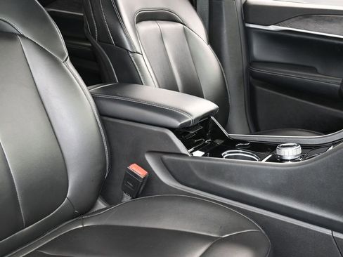 Used 2023 Jeep Grand Cherokee L Limited image 44