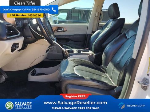 Used 2018 Chrysler Pacifica Touring-L image 9