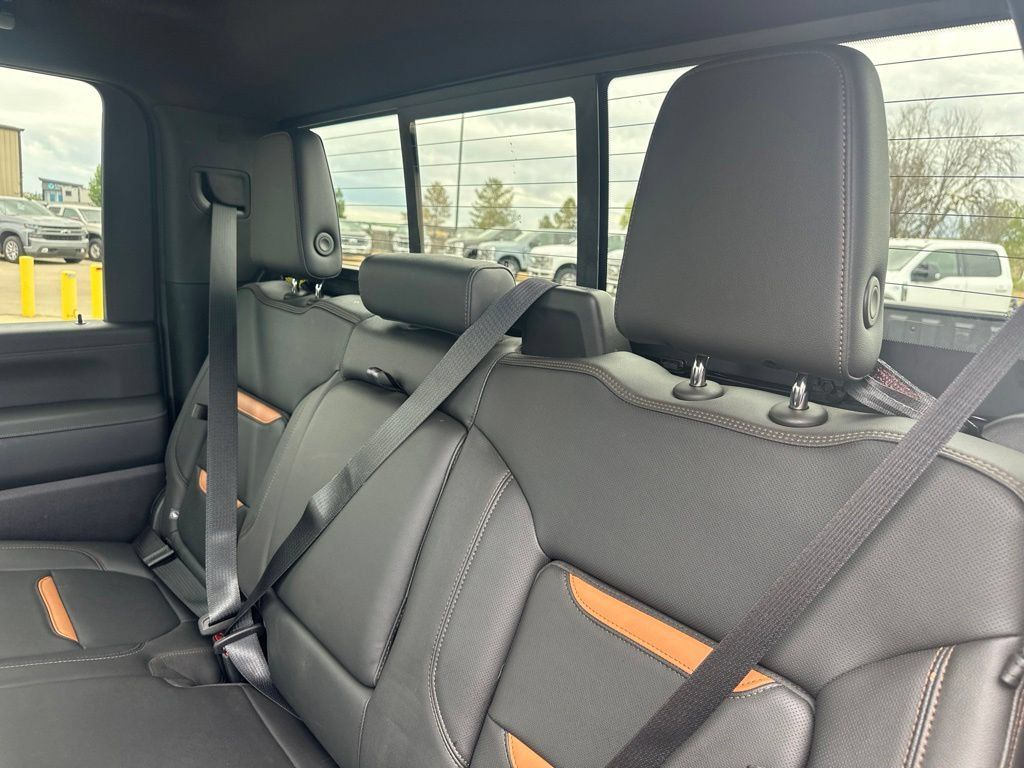Certified 2020 GMC Sierra 2500 AT4 w/ AT4 Premium Package AWD/4WD image 21