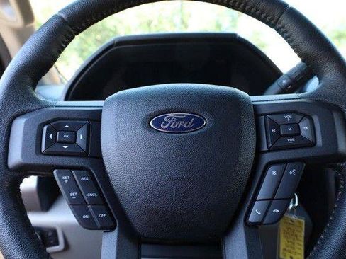 Used 2015 Ford F150 XLT w/ Equipment Group 302A Luxury RWD image 9
