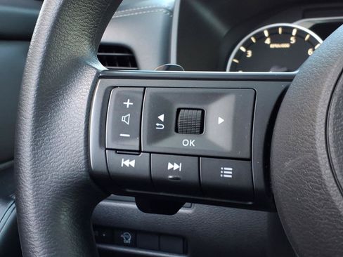 Used 2024 Nissan Rogue S FWD image 24