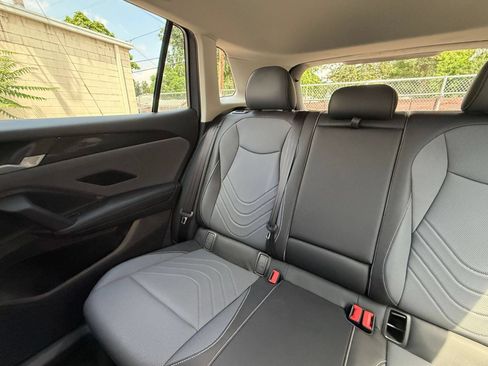 Used 2026 Volkswagen Tiguan SE AWD/4WD image 40