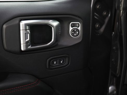 Used 2018 Jeep Wrangler Unlimited Rubicon image 19