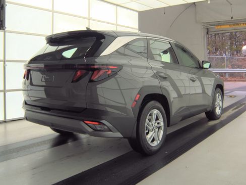 Used 2026 Hyundai Tucson SE image 6