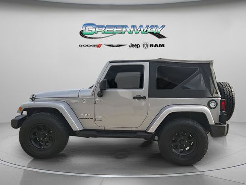 Used 2017 Jeep Wrangler Sahara w/ Connectivity Group image 2