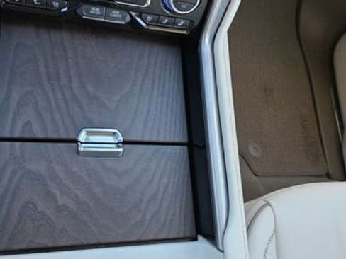 Used 2024 GMC Yukon Denali w/ Advanced Technology Package AWD/4WD image 27
