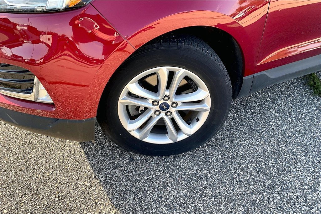 Certified 2019 Ford Edge SEL w/ Equipment Group 201A AWD/4WD image 4