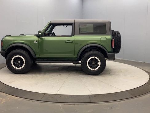 Used 2022 Ford Bronco Outer Banks w/ Sasquatch Package AWD/4WD image 2