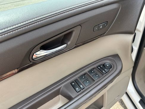 Used 2014 GMC Acadia Denali image 19