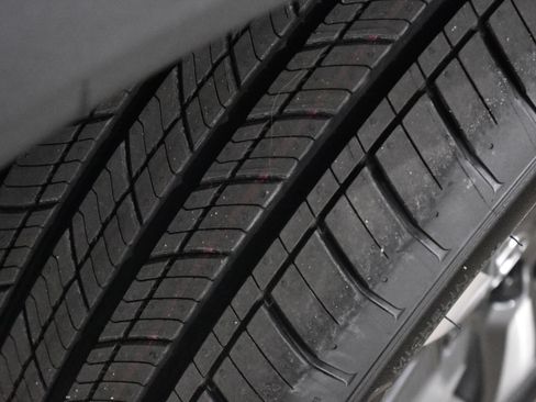 Used 2023 Honda Pilot Touring image 11