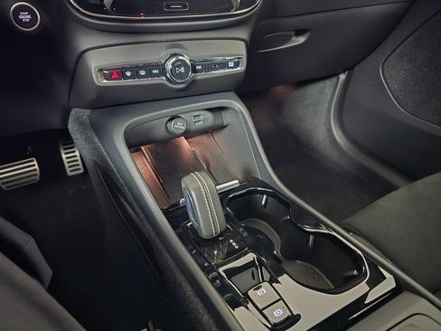 Used 2022 Volvo XC40 T5 R-Design w/ Advanced Package image 30