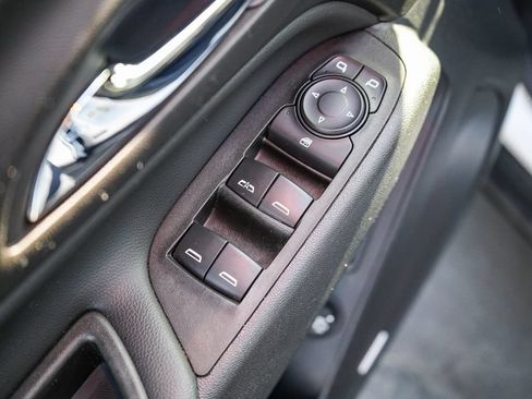 Used 2020 Chevrolet Equinox Premier FWD image 21