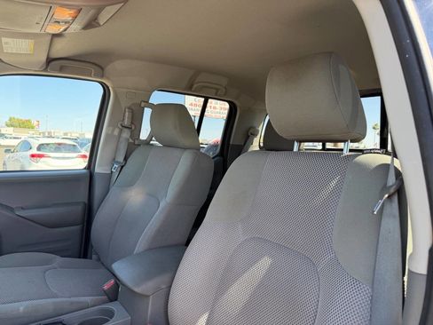 Used 2019 Nissan Frontier SV AWD/4WD image 19