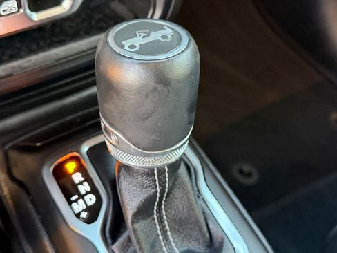 Used 2019 Jeep Wrangler Unlimited Sahara AWD/4WD image 25