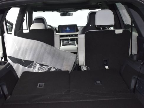 New 2026 Lincoln Aviator Black Label w/ Dynamic Handling Package AWD/4WD image 13