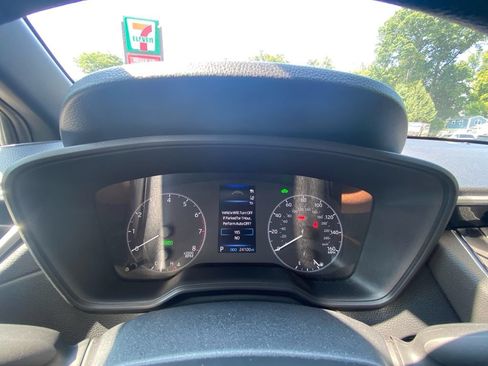 Used 2024 Toyota Corolla Cross AWD Hybrid image 16