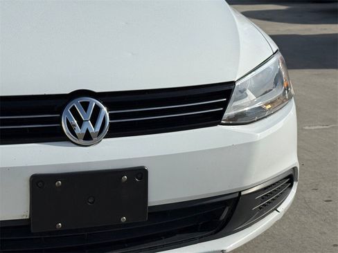 Used 2014 Volkswagen Jetta SE image 4