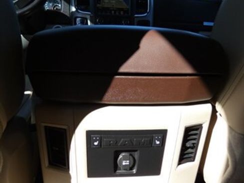 Used 2015 RAM 1500 Laramie w/ Convenience Group image 45