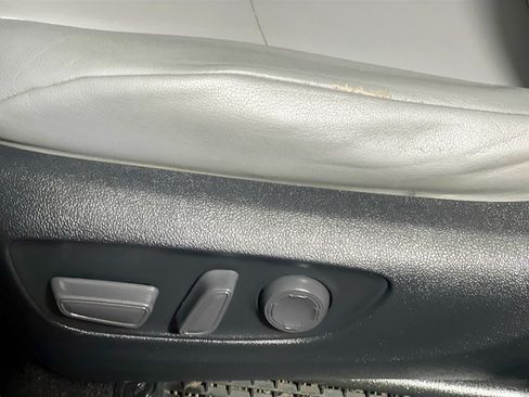 Used 2022 Toyota Sienna XLE FWD image 15