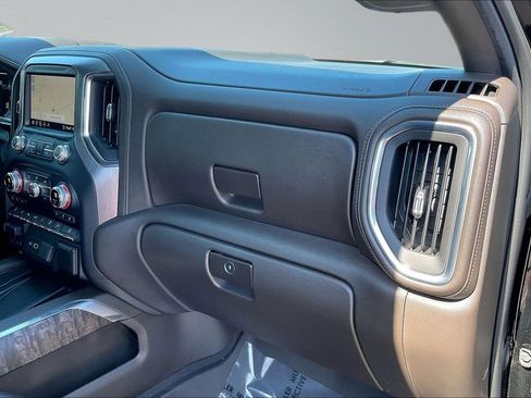 Used 2020 GMC Sierra 2500 Denali w/ Denali Ultimate Package image 17