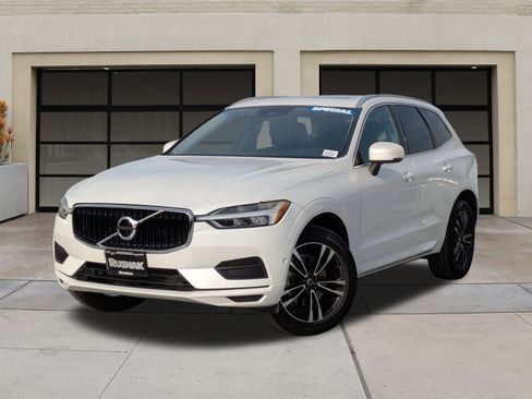 Used 2019 Volvo XC60 T5 Momentum w/ Premium Package image 3