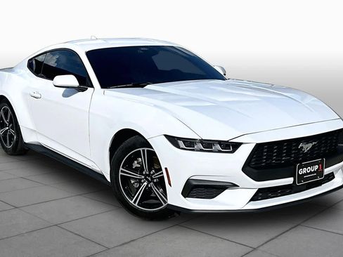 Used 2024 Ford Mustang Coupe RWD image 3