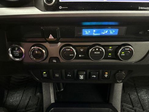 Used 2022 Toyota Tacoma TRD Sport w/ Technology Package AWD/4WD image 17