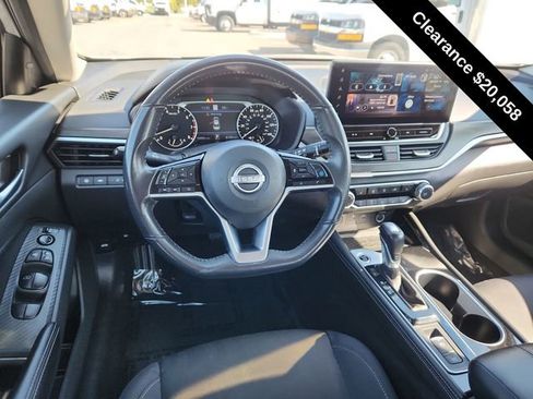 Used 2024 Nissan Altima 2.5 SV w/ SV Premium Package image 20