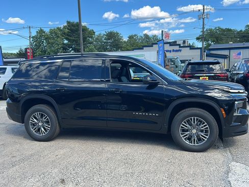 New 2026 Chevrolet Traverse LT w/ Driver Confidence Package AWD/4WD image 6