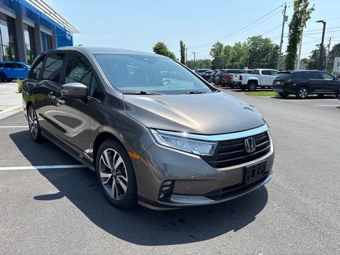 Used 2021 Honda Odyssey Touring image 4