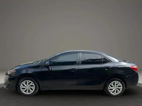 Used 2017 Toyota Corolla LE FWD image 4