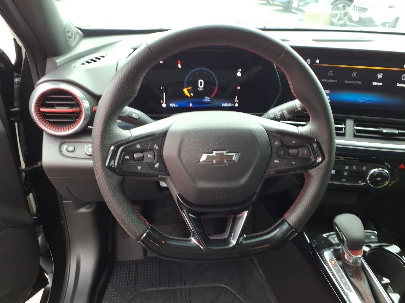 Used 2024 Chevrolet Trax RS w/ Driver Confidence Package FWD image 7