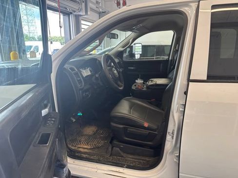 Used 2019 RAM 2500 Tradesman w/ Chrome Appearance Group AWD/4WD image 5