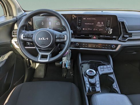 Used 2023 Kia Sportage LX image 12