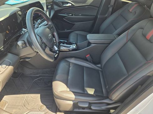 Used 2025 Chevrolet Trax RS w/ Driver Confidence Package FWD image 11