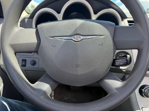 Used 2008 Chrysler Sebring Touring FWD image 8