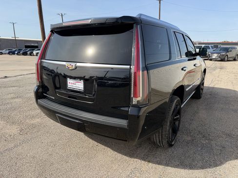 Used 2018 Cadillac Escalade Premium Luxury image 7