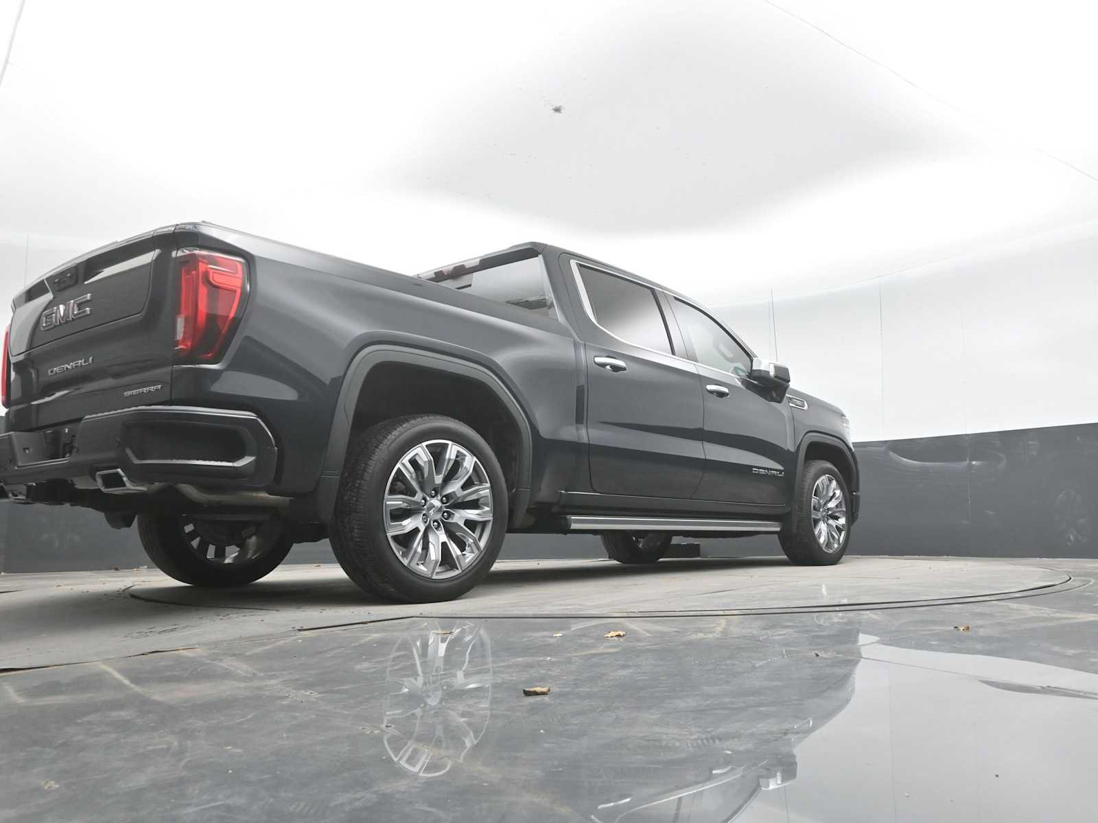 Used 2023 GMC Sierra 1500 Denali w/ Denali Reserve Package AWD/4WD image 34
