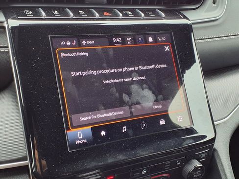 Used 2025 Jeep Grand Cherokee Altitude AWD/4WD image 6