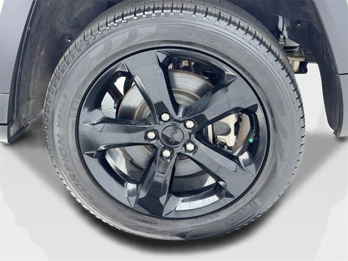 Used 2024 Jeep Grand Cherokee L Limited w/ Black Appearance Package image 56